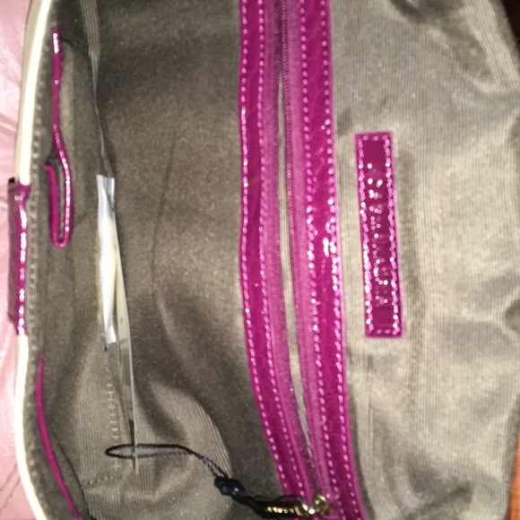 🎀BCBG clutch🎀new🎀 - Picture 6 of 8